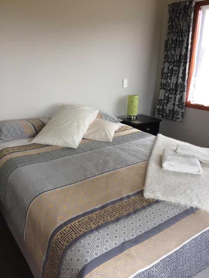 Acheron Cottages Manapouri Esterno foto