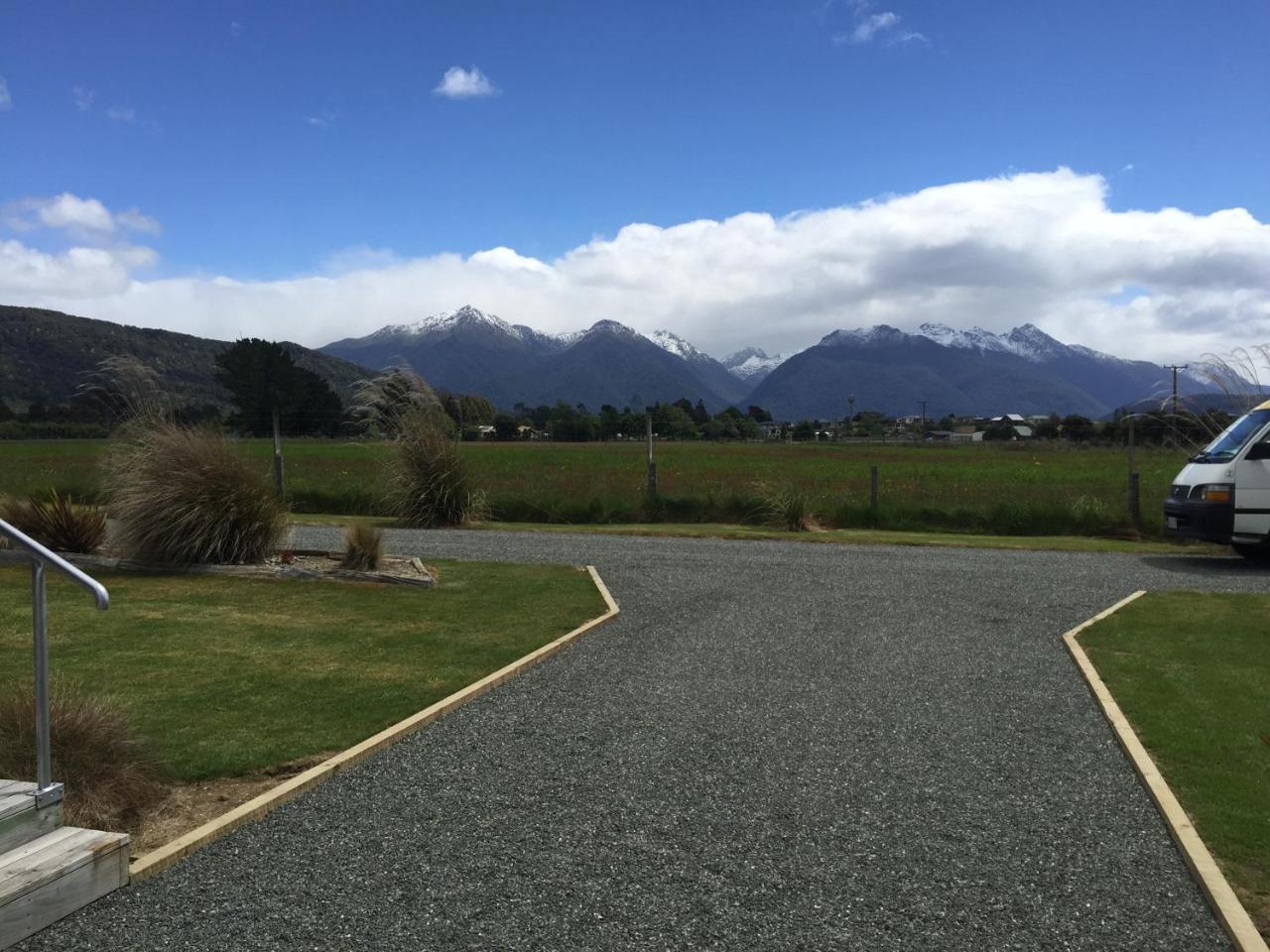 Acheron Cottages Manapouri Esterno foto