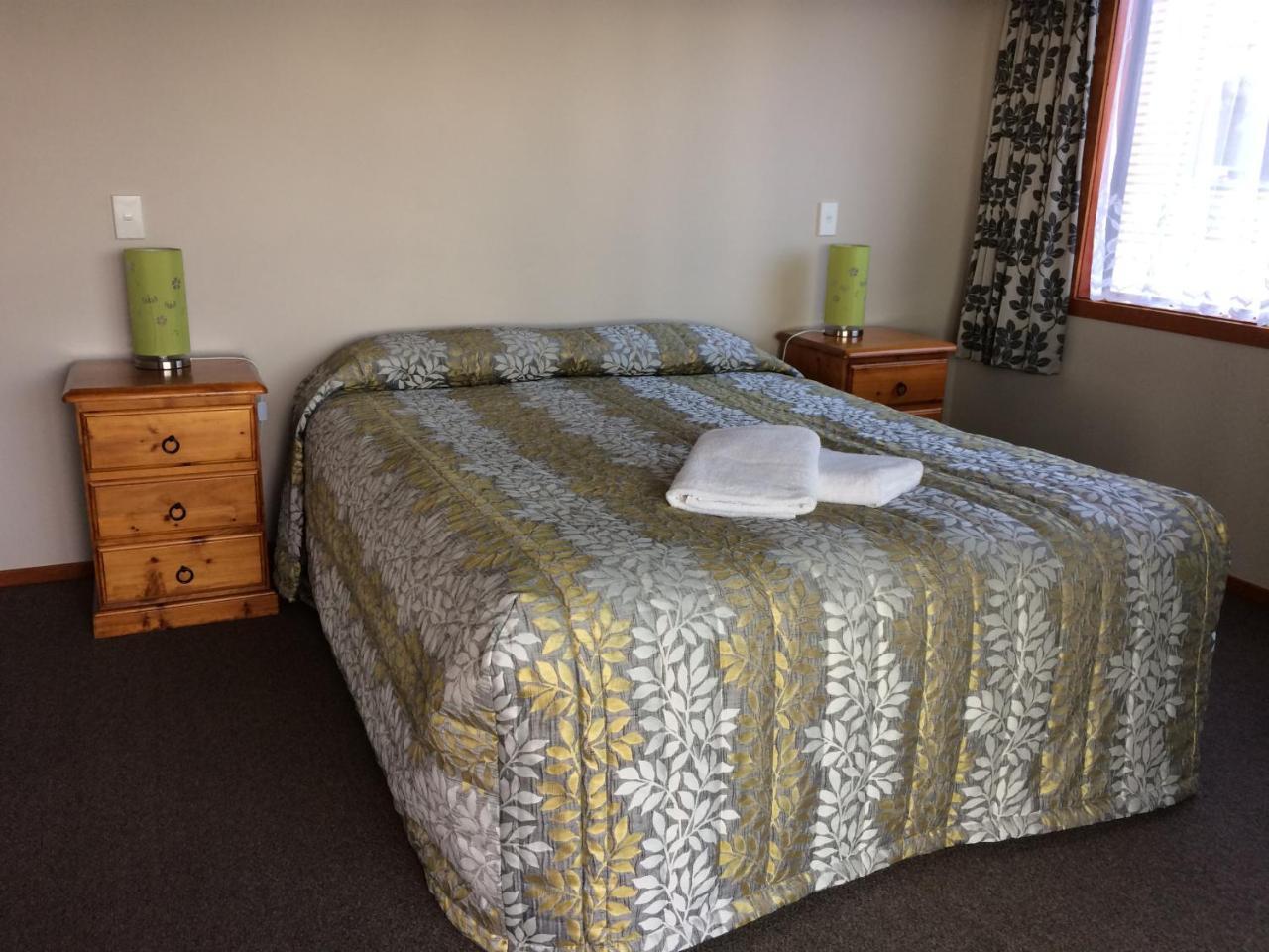 Acheron Cottages Manapouri Esterno foto