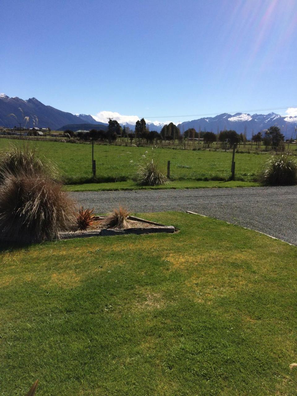 Acheron Cottages Manapouri Esterno foto