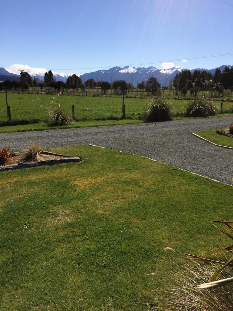 Acheron Cottages Manapouri Esterno foto
