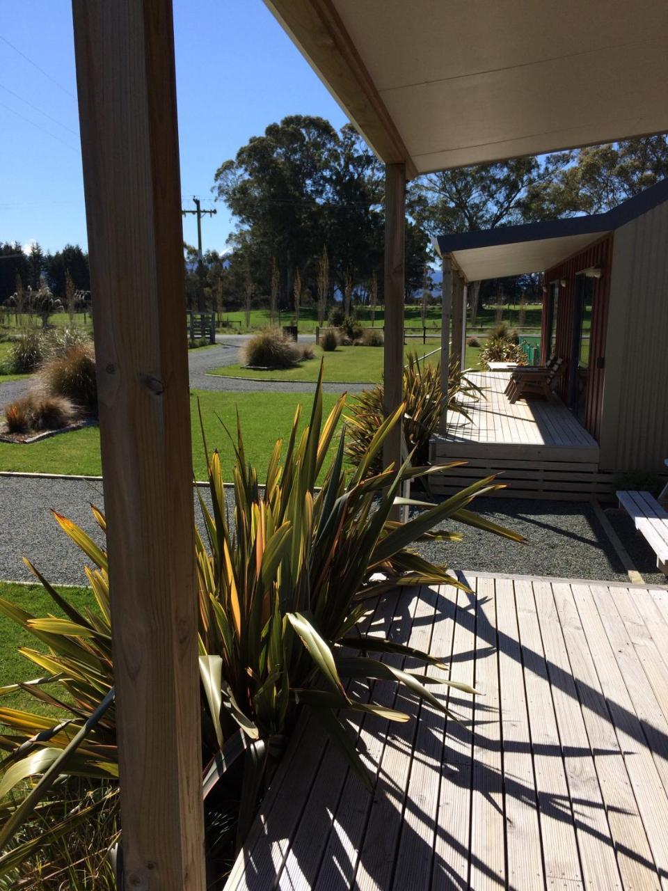 Acheron Cottages Manapouri Esterno foto